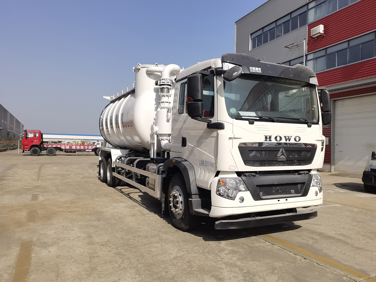 6X4重汽豪沃吸收压送车
